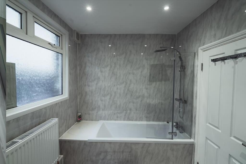 1 Bed - Wifi - Pet Friendly - Harrow Leilighet Eksteriør bilde